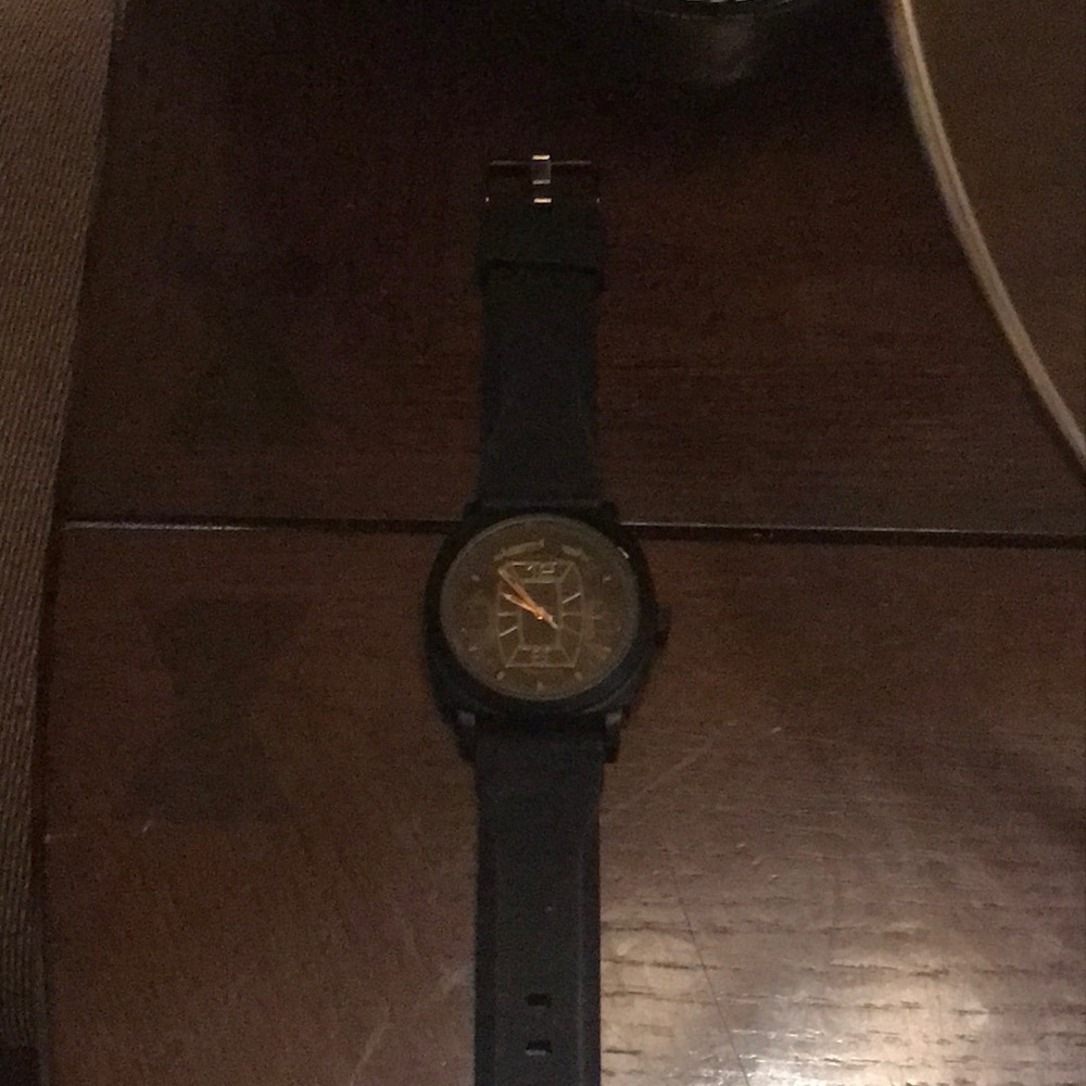 Watch - Picture 2 of 2